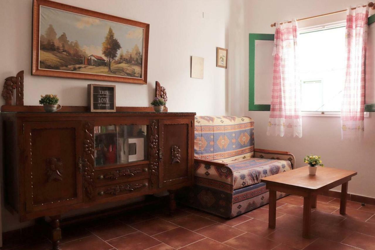 Oasis Atlantico: Rincon Secreto Al Pie De Los Senderos Azano Exterior foto