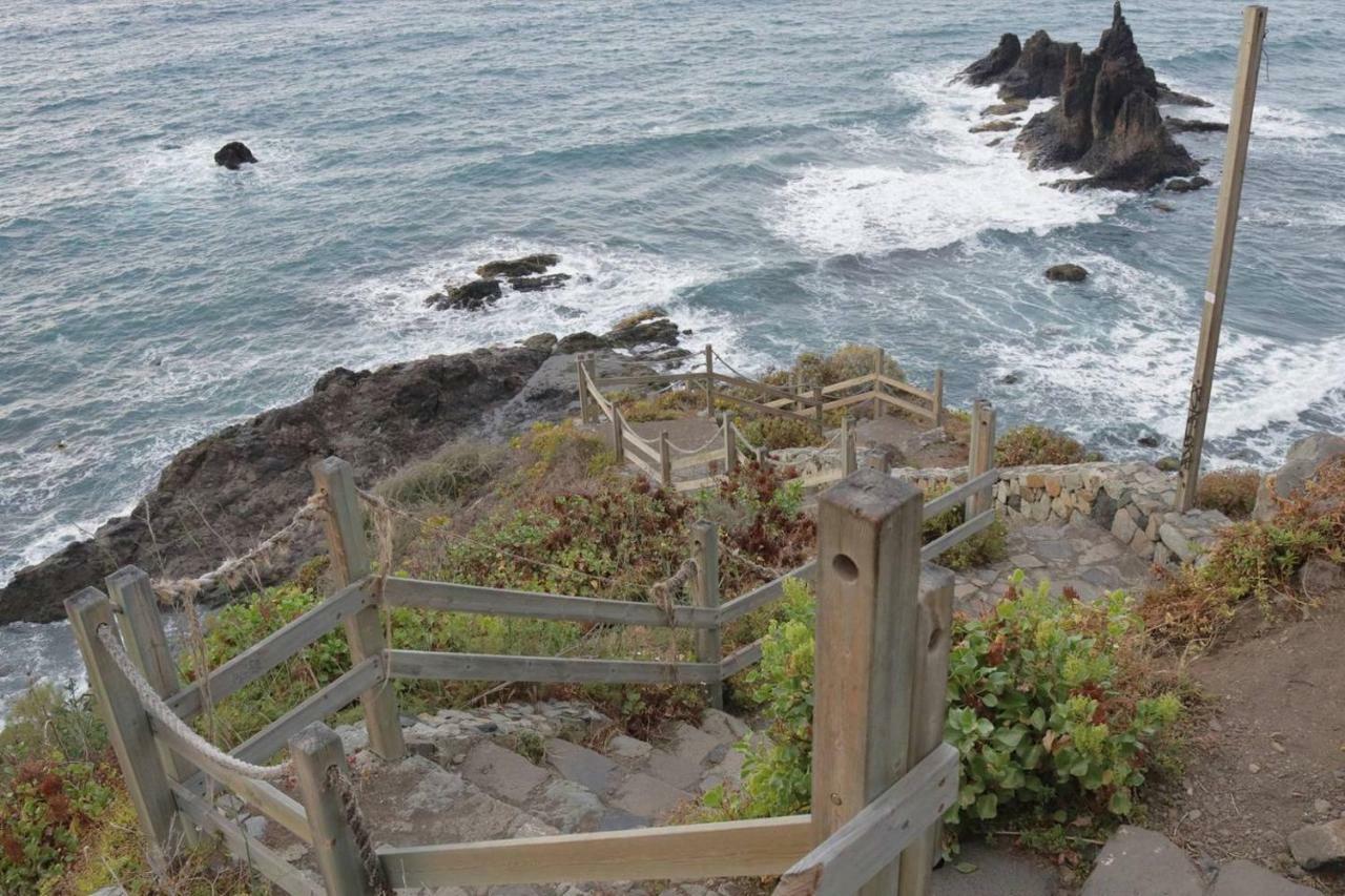 Oasis Atlantico: Rincon Secreto Al Pie De Los Senderos Azano Exterior foto